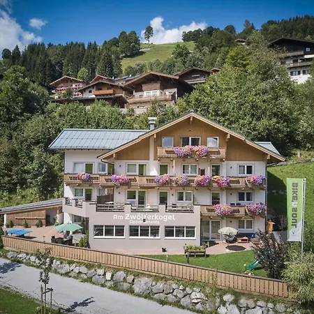 Am Zwölferkogel Aparthotel 2*